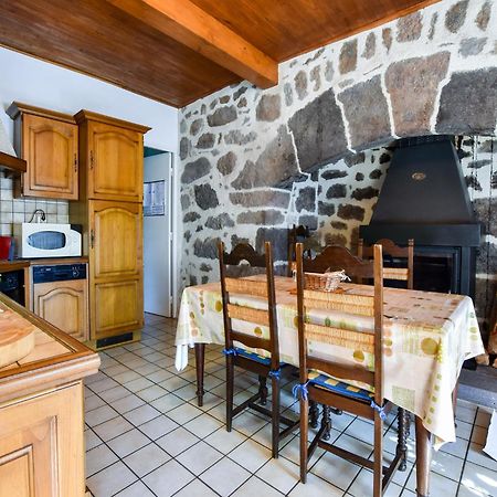 Beautiful Villa In The Parc Des Volcans D Auvergne Vic-sur-Cere Ngoại thất bức ảnh