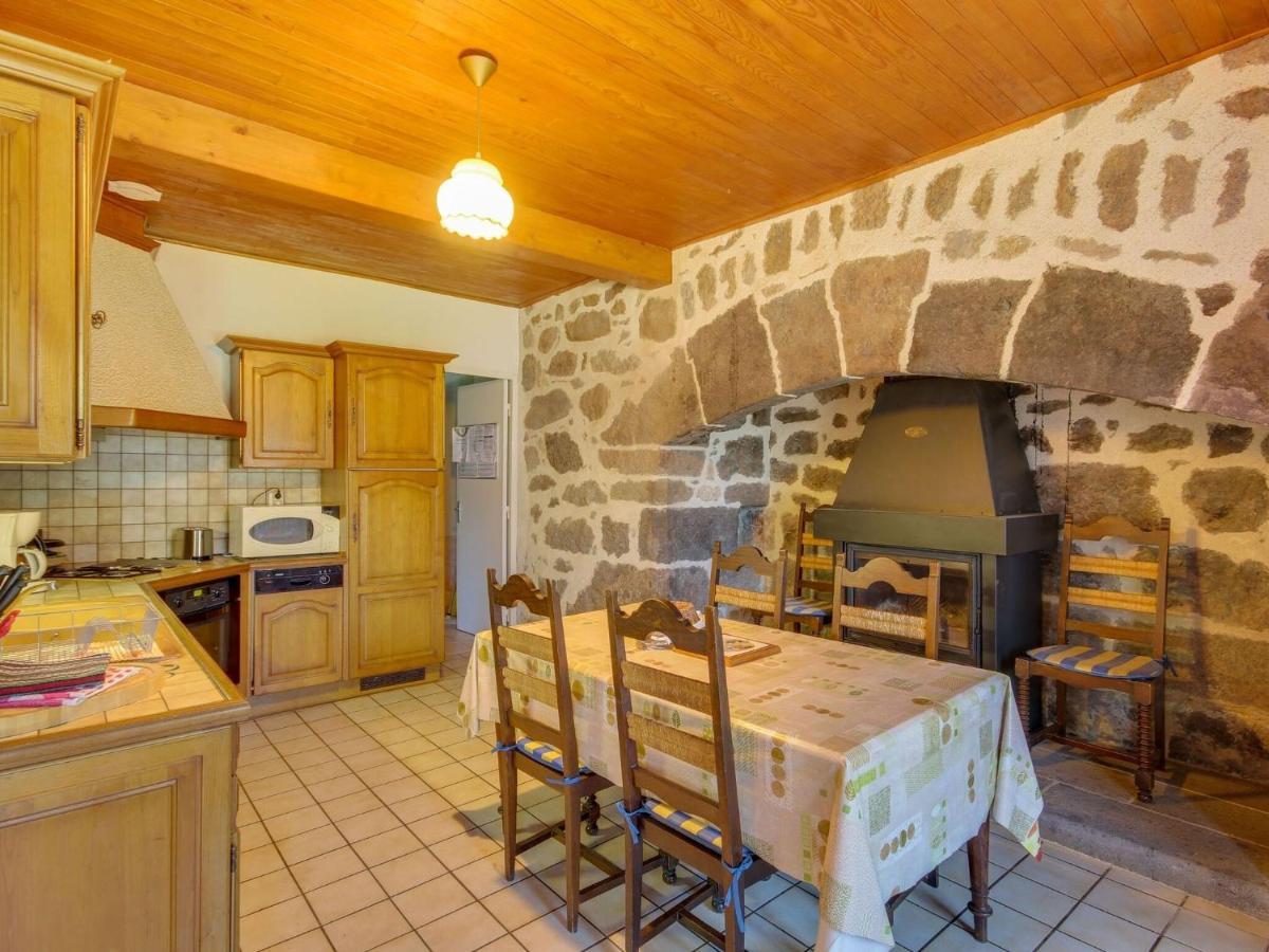 Beautiful Villa In The Parc Des Volcans D Auvergne Vic-sur-Cere Ngoại thất bức ảnh