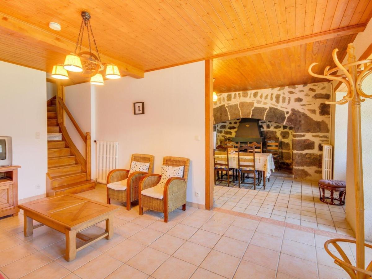 Beautiful Villa In The Parc Des Volcans D Auvergne Vic-sur-Cere Ngoại thất bức ảnh