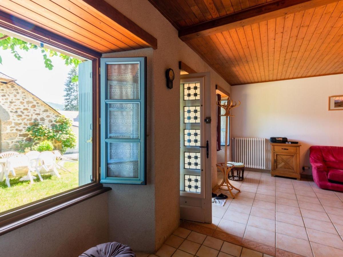 Beautiful Villa In The Parc Des Volcans D Auvergne Vic-sur-Cere Ngoại thất bức ảnh