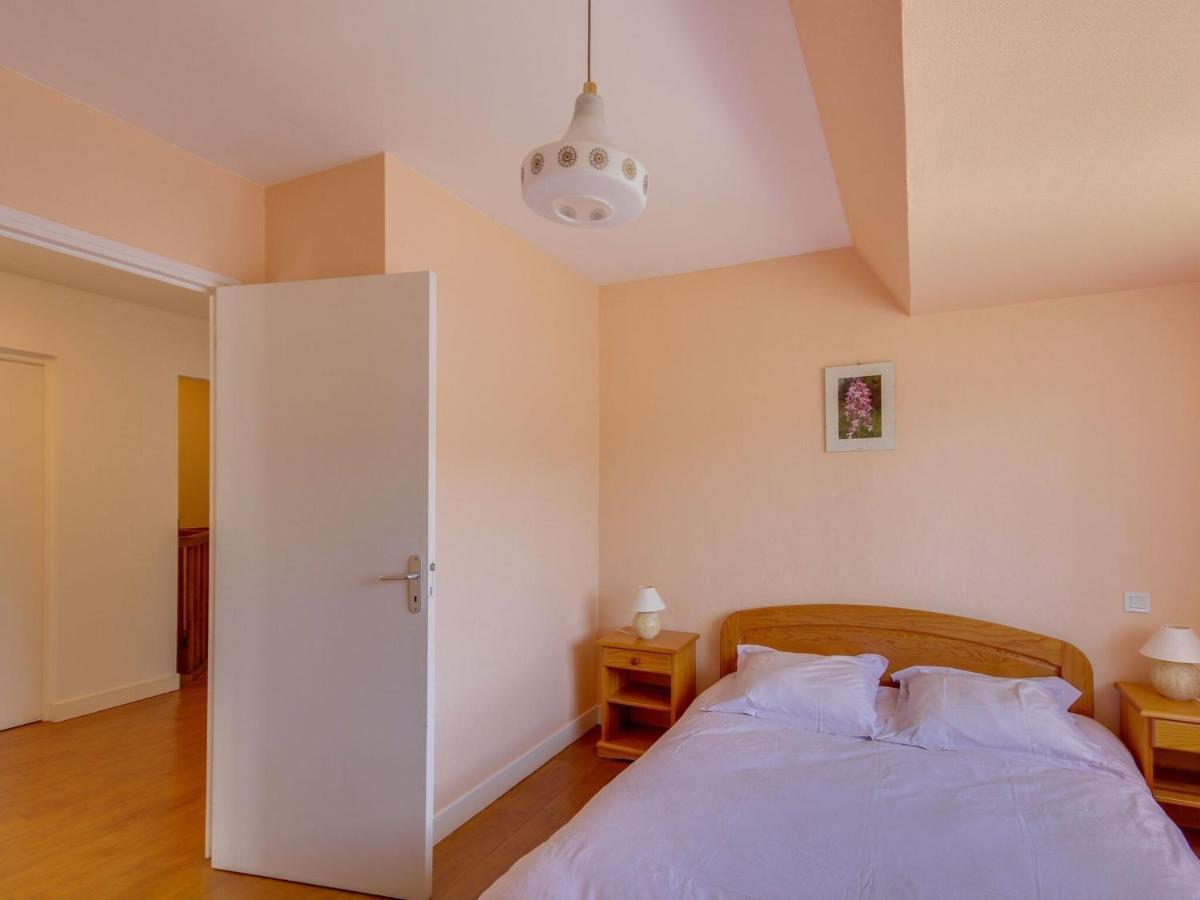 Beautiful Villa In The Parc Des Volcans D Auvergne Vic-sur-Cere Ngoại thất bức ảnh
