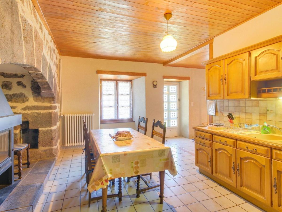 Beautiful Villa In The Parc Des Volcans D Auvergne Vic-sur-Cere Ngoại thất bức ảnh
