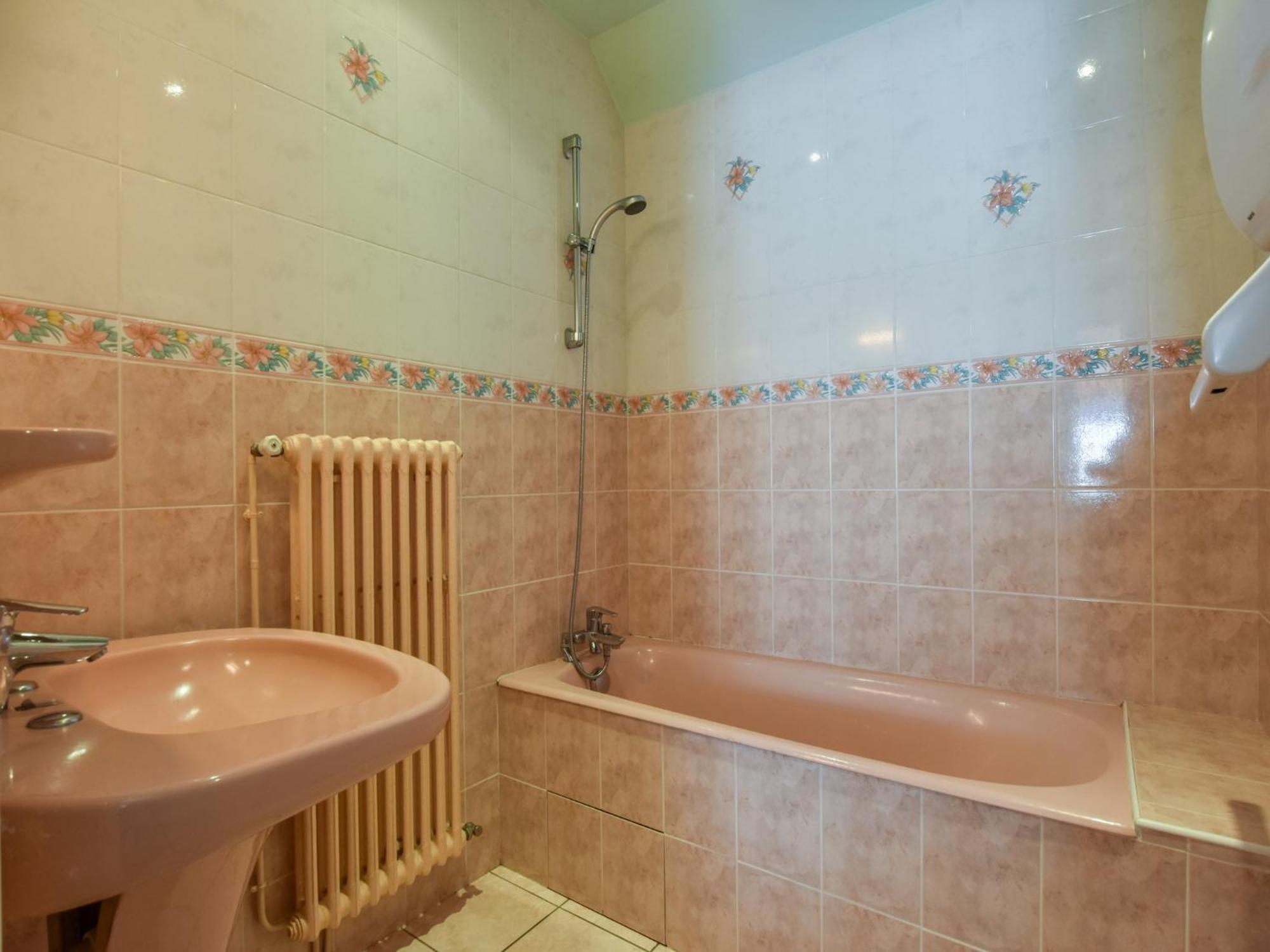Beautiful Villa In The Parc Des Volcans D Auvergne Vic-sur-Cere Ngoại thất bức ảnh