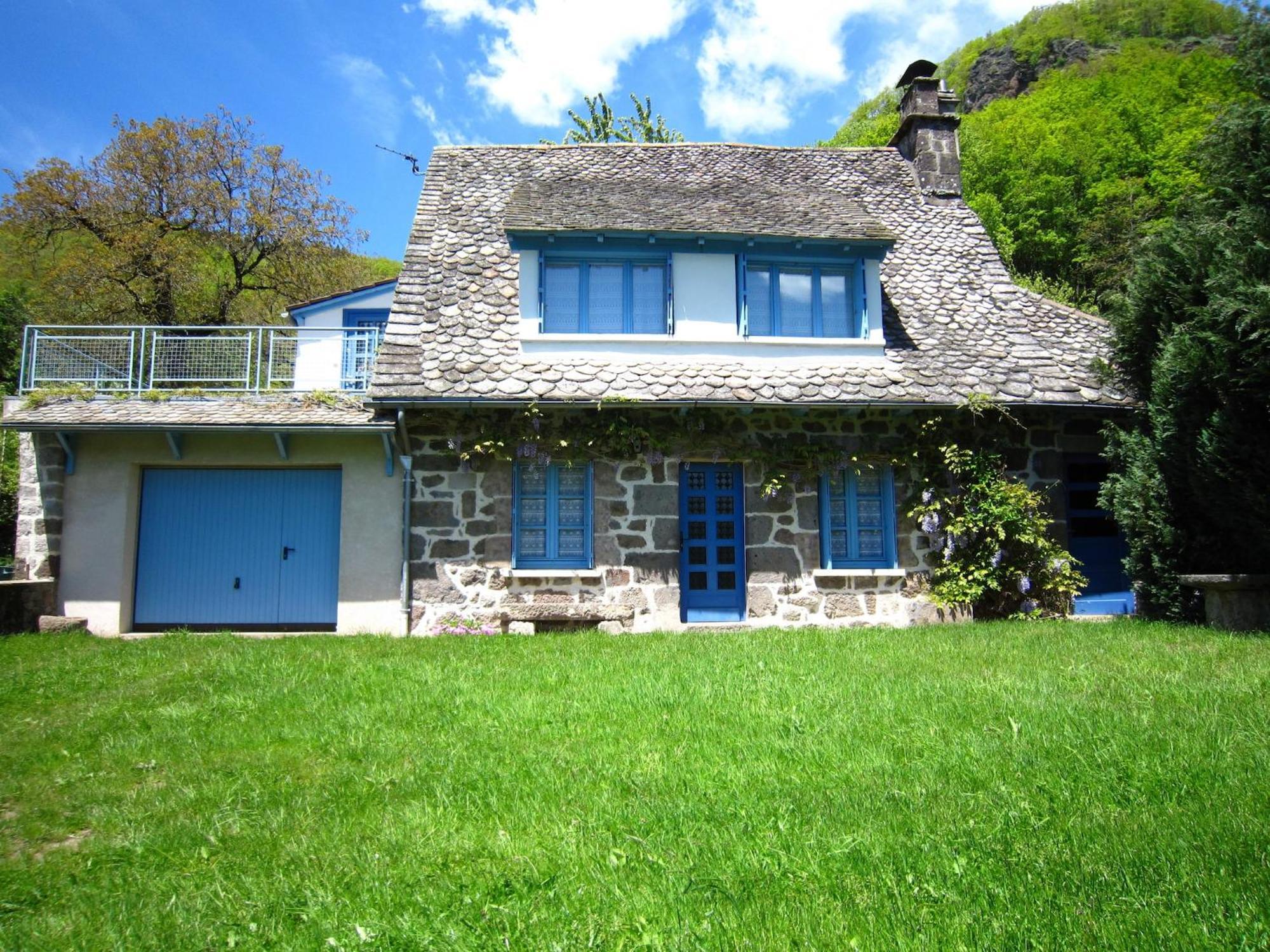Beautiful Villa In The Parc Des Volcans D Auvergne Vic-sur-Cere Ngoại thất bức ảnh